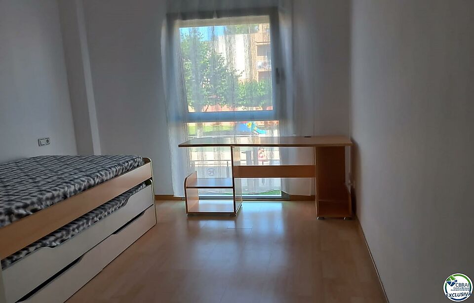 Opportunity-Apartment with 2 bedrooms, parking and pool