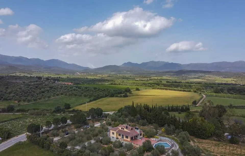 Magnífic habitatge sobre un terreny de 2 Ha a Sant Climent Sescebes