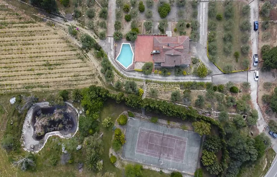 Magnífic habitatge sobre un terreny de 2 Ha a Sant Climent Sescebes