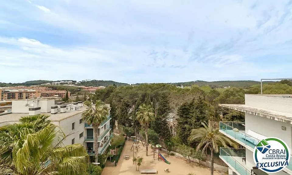 Superbe Atico de 2 chambres dans une très jolie résidence avec piscine