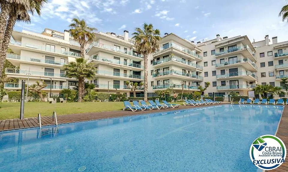 Superbe Atico de 2 chambres dans une très jolie résidence avec piscine