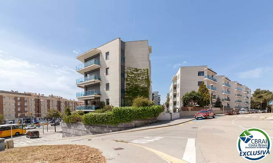 Superbe Atico de 2 chambres dans une très jolie résidence avec piscine