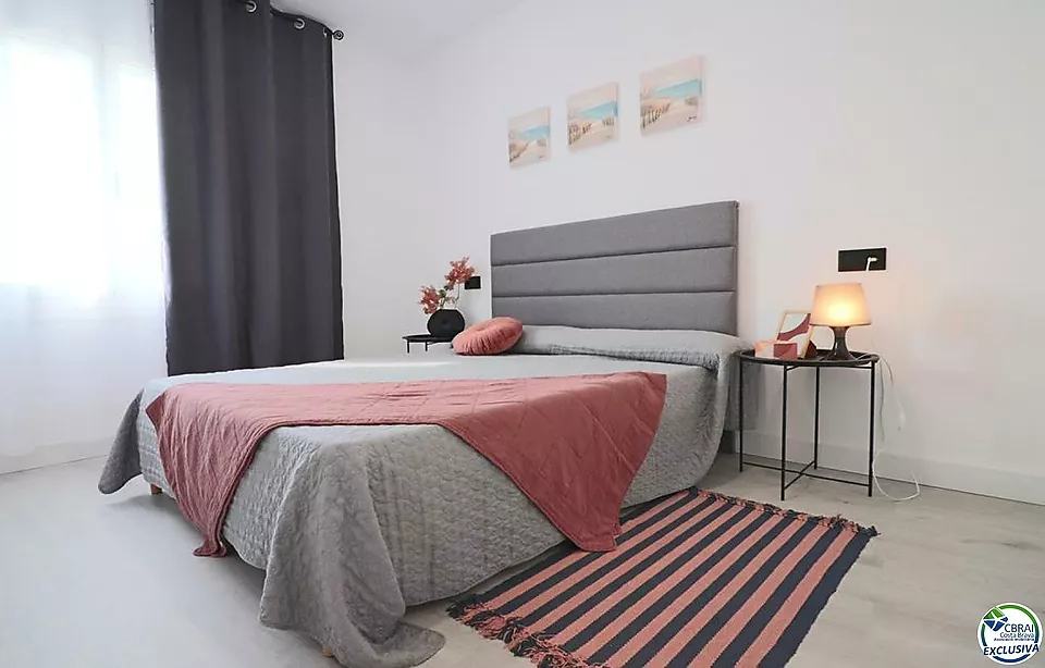 Apartament modern completament renovat amb vistes al canal