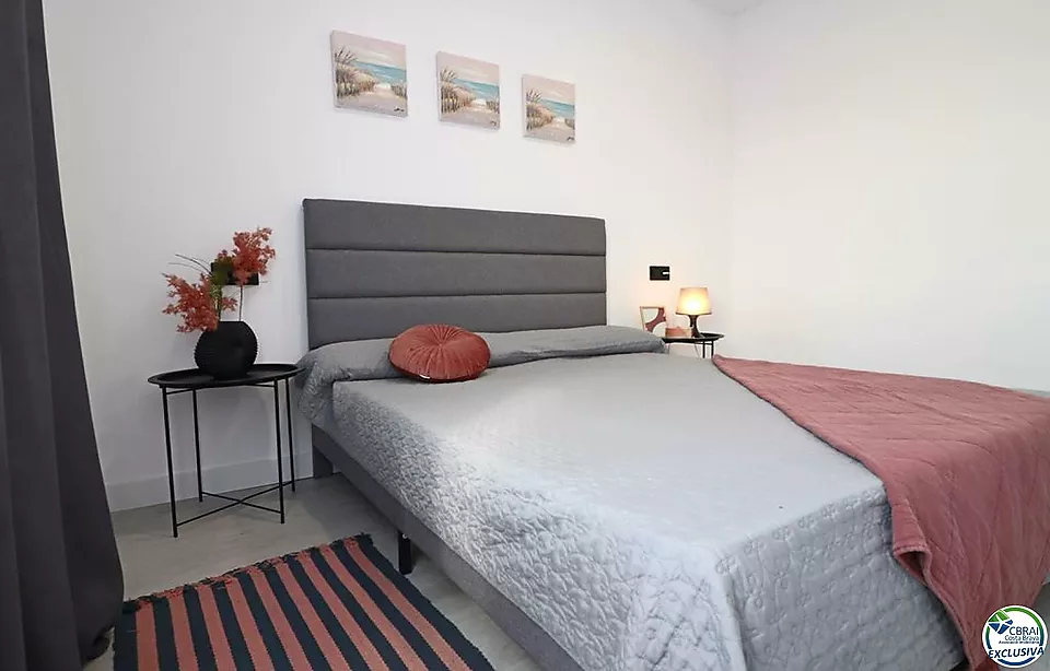 Apartament modern completament renovat amb vistes al canal