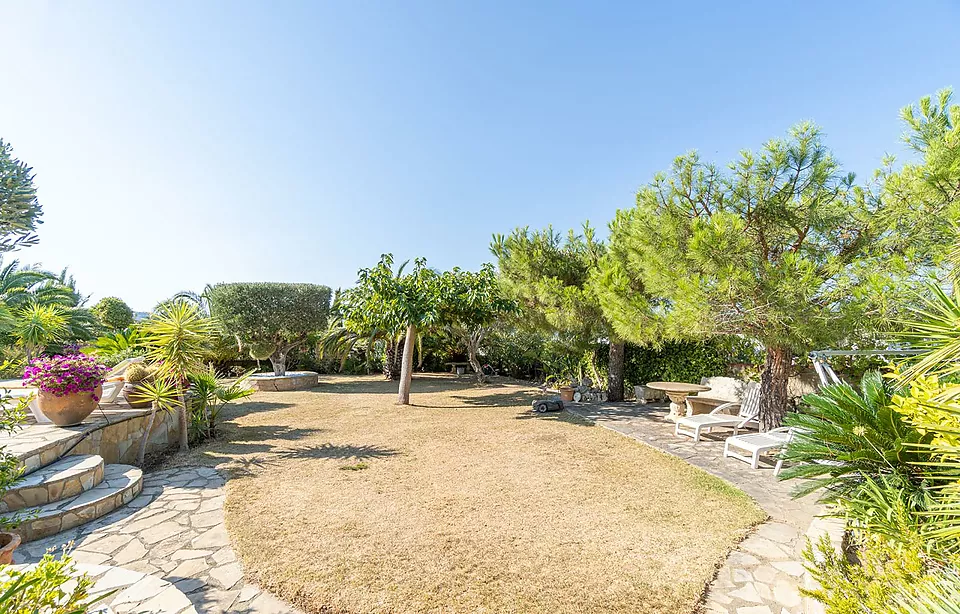 Preciosa casa amb vistes al mar i piscina a Mas Fumats