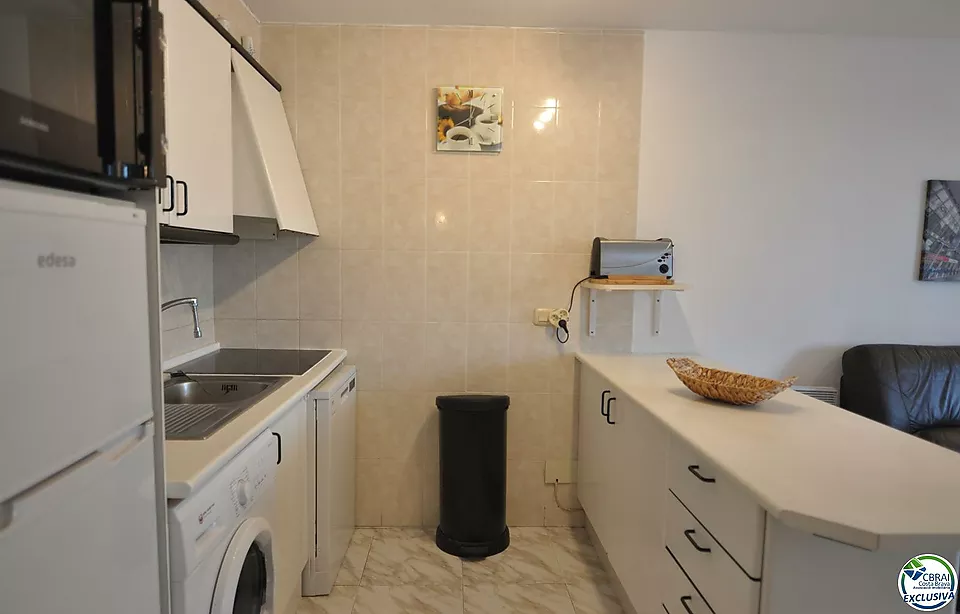 Apartament de 3 dormitoris amb amarratge de 2,50x8 mts a Roses Santa Margarita