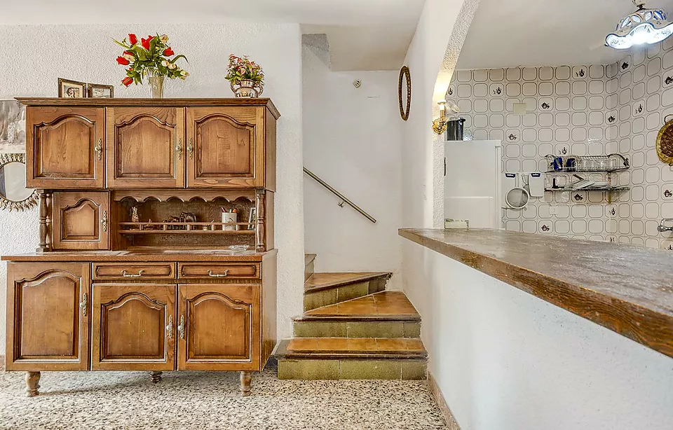 Semi-detached house in Empuriabrava with 3 bedrooms, terrace and garage