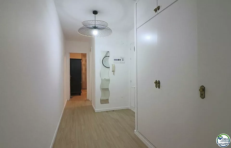 Spacieux appartement d´une chambre dans le centre de Roses