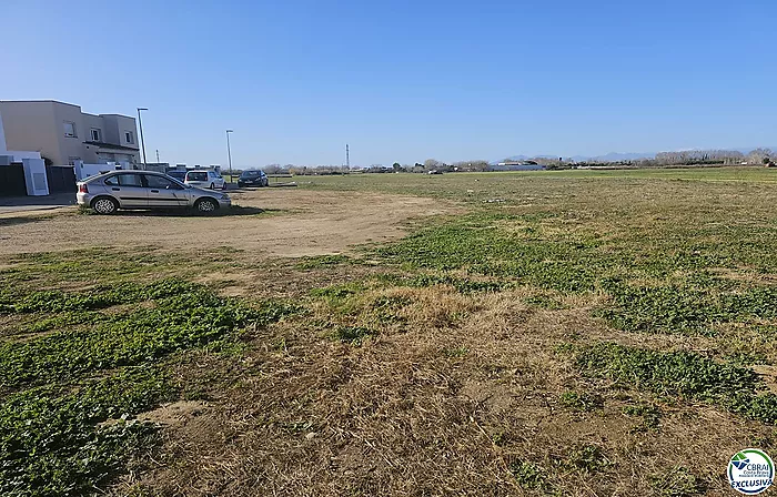 TERRAIN A VENDRE A EMPURIABRAVA DANS UN SECTEUR RESIDENTIEL