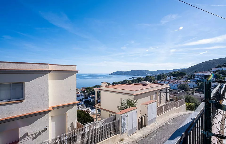 HAUS IN FENER DE DALT MIT MEERBLICK