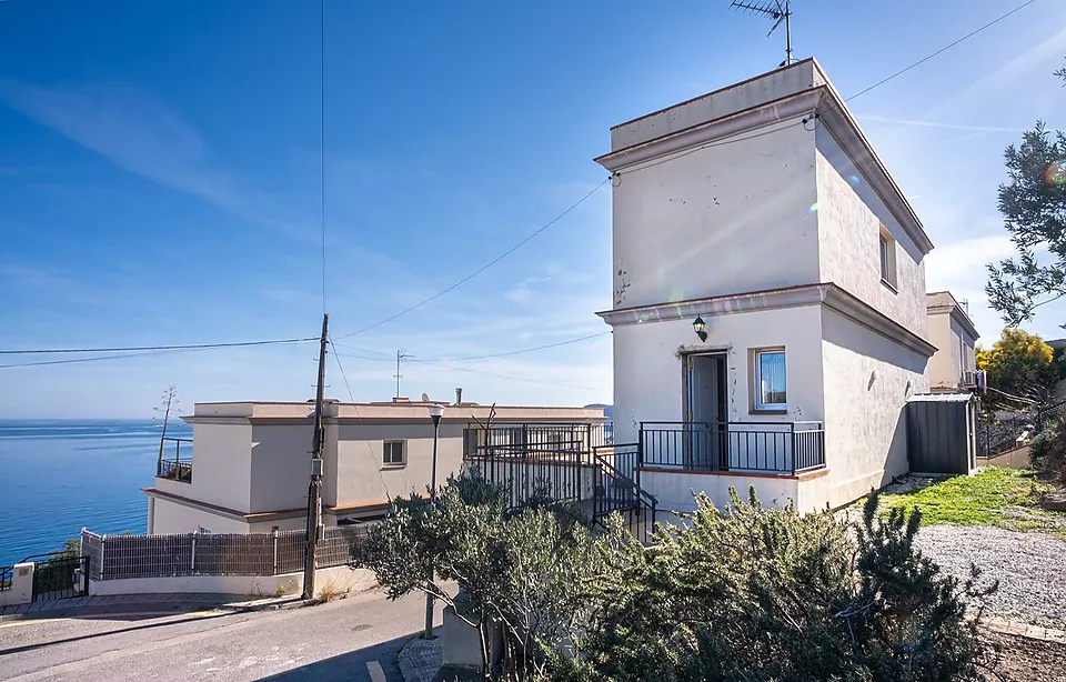 HAUS IN FENER DE DALT MIT MEERBLICK