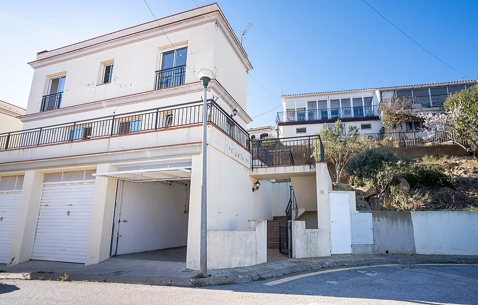 HAUS IN FENER DE DALT MIT MEERBLICK