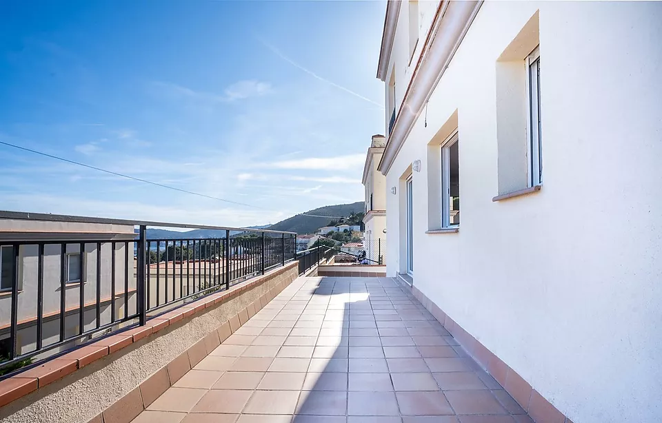 HAUS IN FENER DE DALT MIT MEERBLICK