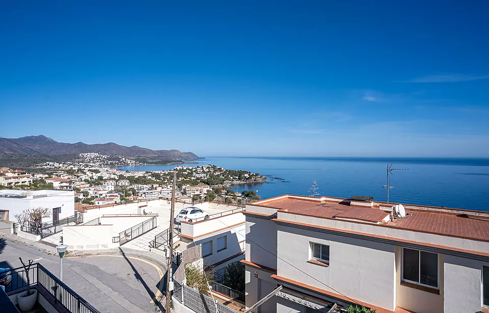 HAUS IN FENER DE DALT MIT MEERBLICK