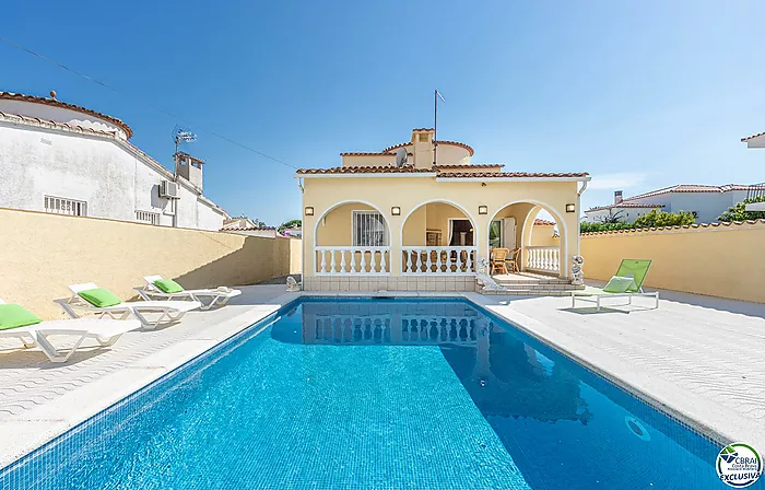 Jolie maison avec pisicine à Empuriabrava