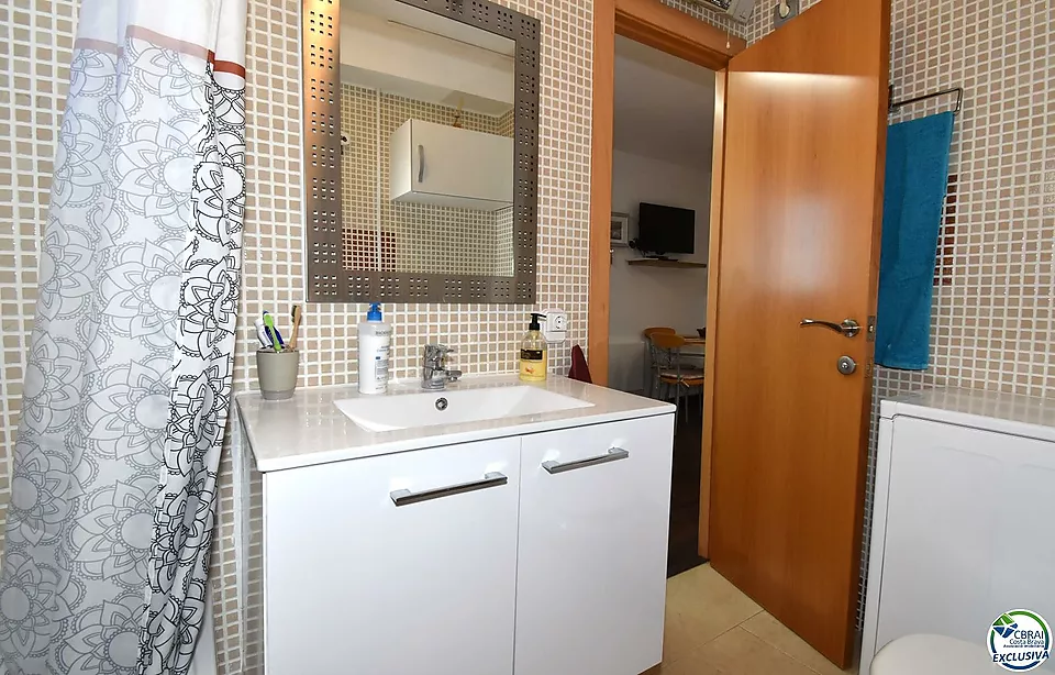 Apartament d´un dormitori amb pàrquing i piscina comunitària