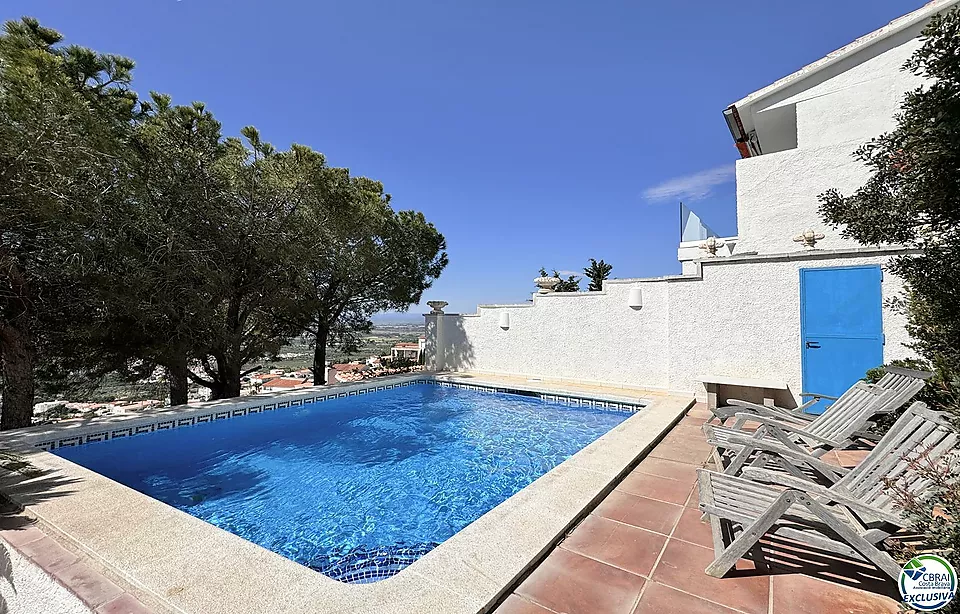 Maison avec vue mer, piscine et licence touristique