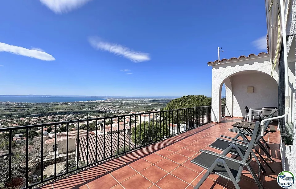 Maison avec vue mer, piscine et licence touristique