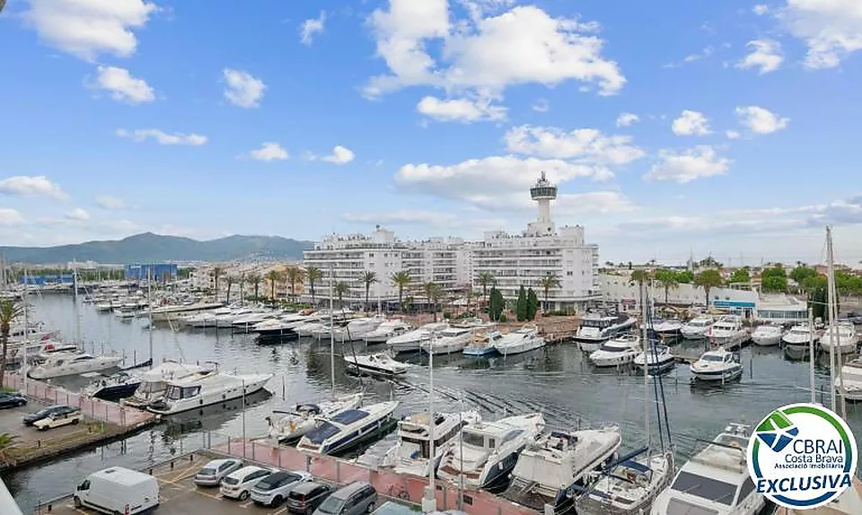 NAUTICA PORT GREC Àtic-Dúplex reformat amb terrassa de 8m2 i vistes al mar i al canal