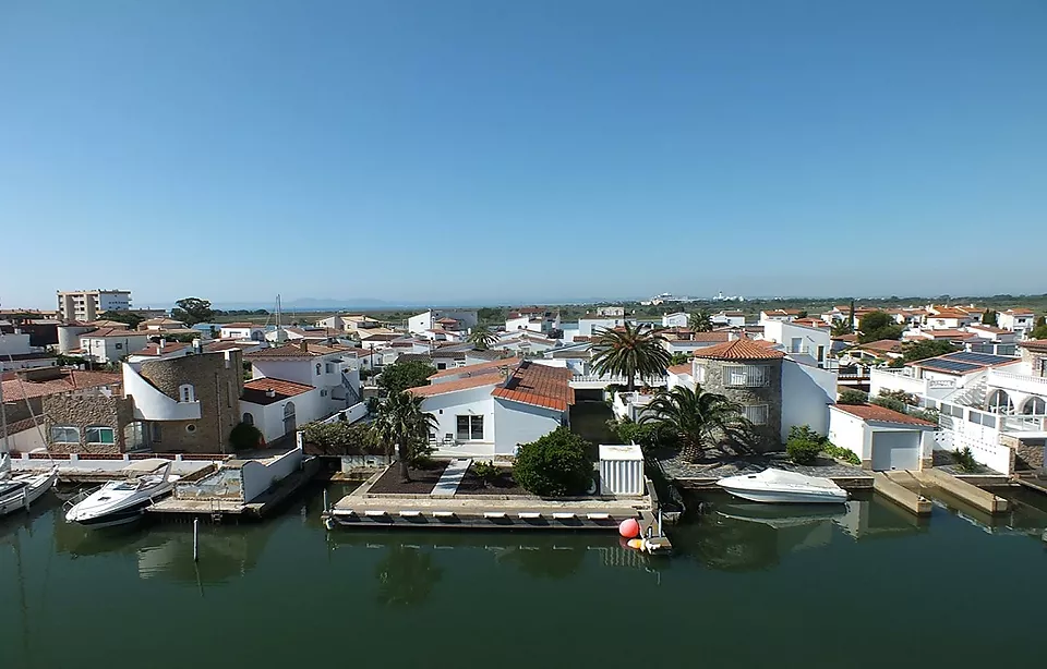 2-Zimmer-Wohnung mit Kanal- und Meerblick