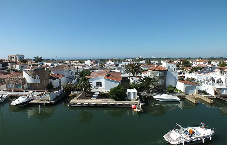 2-Zimmer-Wohnung mit Kanal- und Meerblick