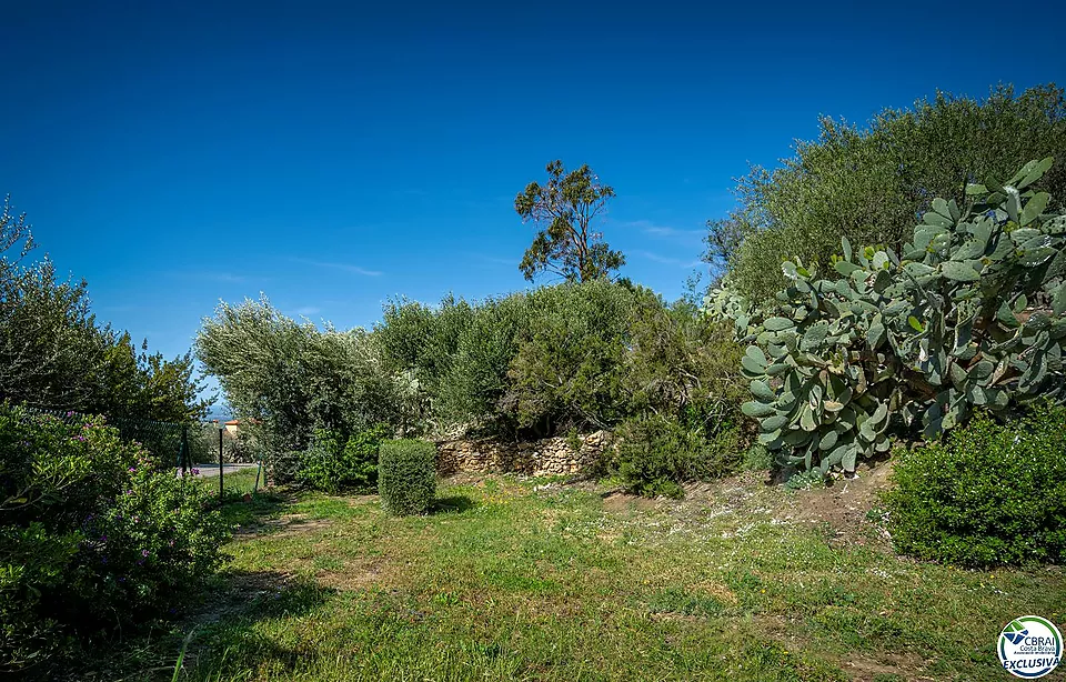 Magnífica vila reformada envoltada de natura