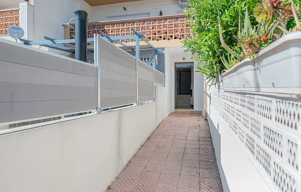 Appartement en attique avec terrasse de 80m² et amarre à Empuriabrava