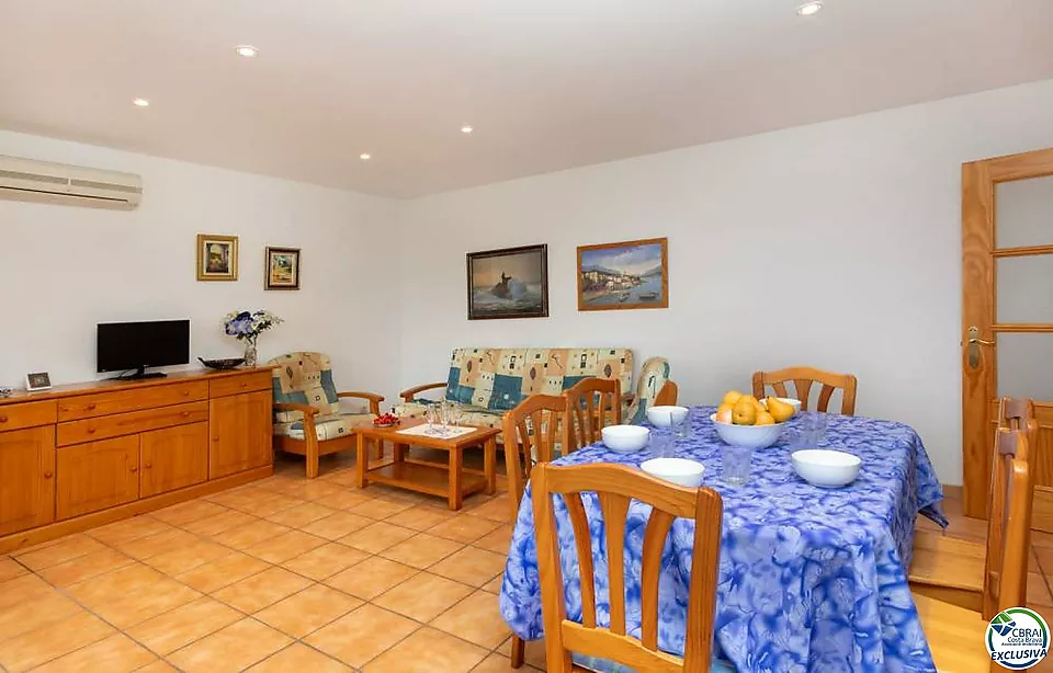 Cosy flat 100m from the sea, located in the urbanization of Fener de Baix, between Llançà and El Port de la Selva.