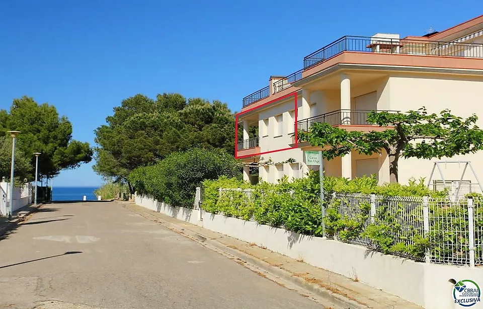 Acollidor apartament a 100m del mar, situat a la urbanització de Ferner d’abaix, entre Llançà i Port de la Selva.