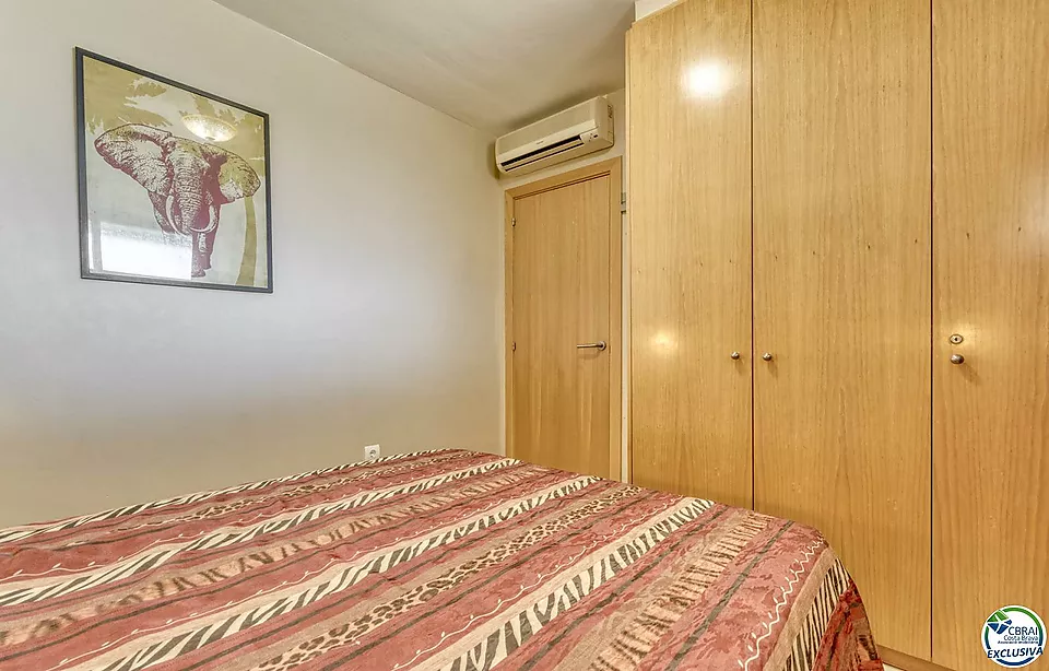 Apartament a Salata amb vista parcial al mar, gran terrassa i aparcament privat.