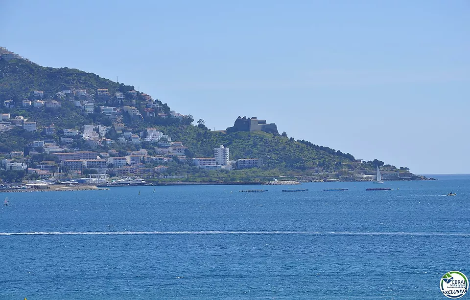 Apartment in Salatar with partial sea view, large terrace and private parking.