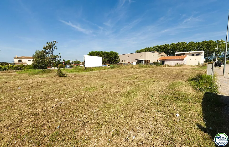 Parcel·la de 564 m2 per construir casa teva perfecta. Una oferta especial!