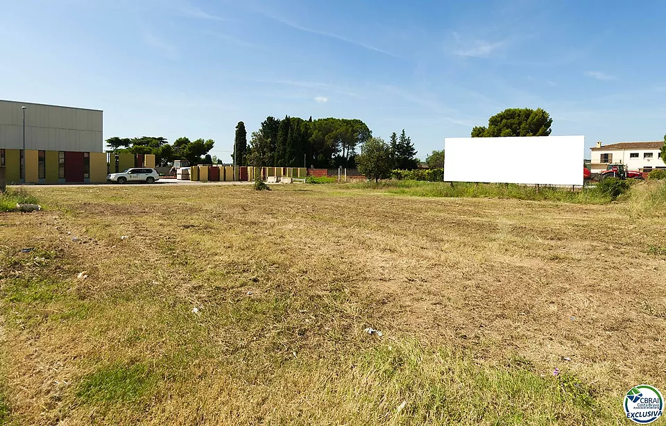 Parcel·la de 564 m2 per construir casa teva perfecta. Una oferta especial!