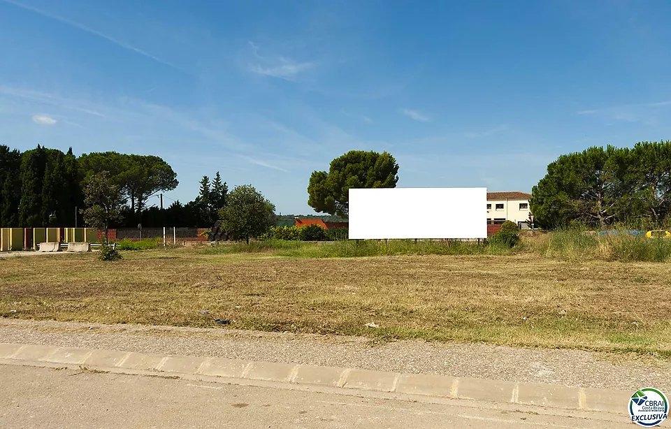 Parcel·la de 564 m2 per construir casa teva perfecta. Una oferta especial!