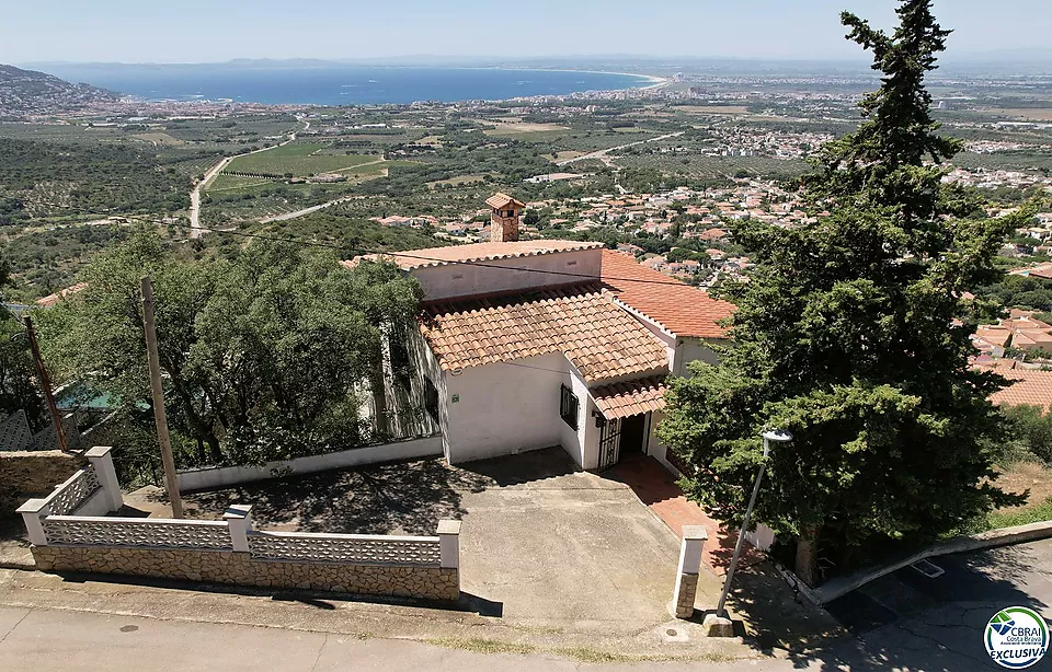 Haus zum Verkauf zum Renovieren mit unglaublichem Meerblick!