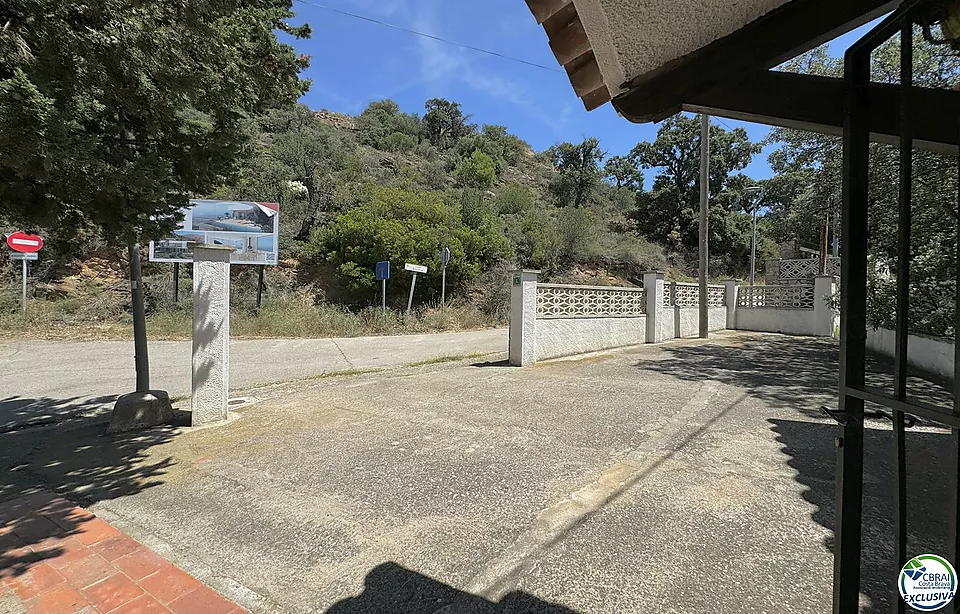 Haus zum Verkauf zum Renovieren mit unglaublichem Meerblick!