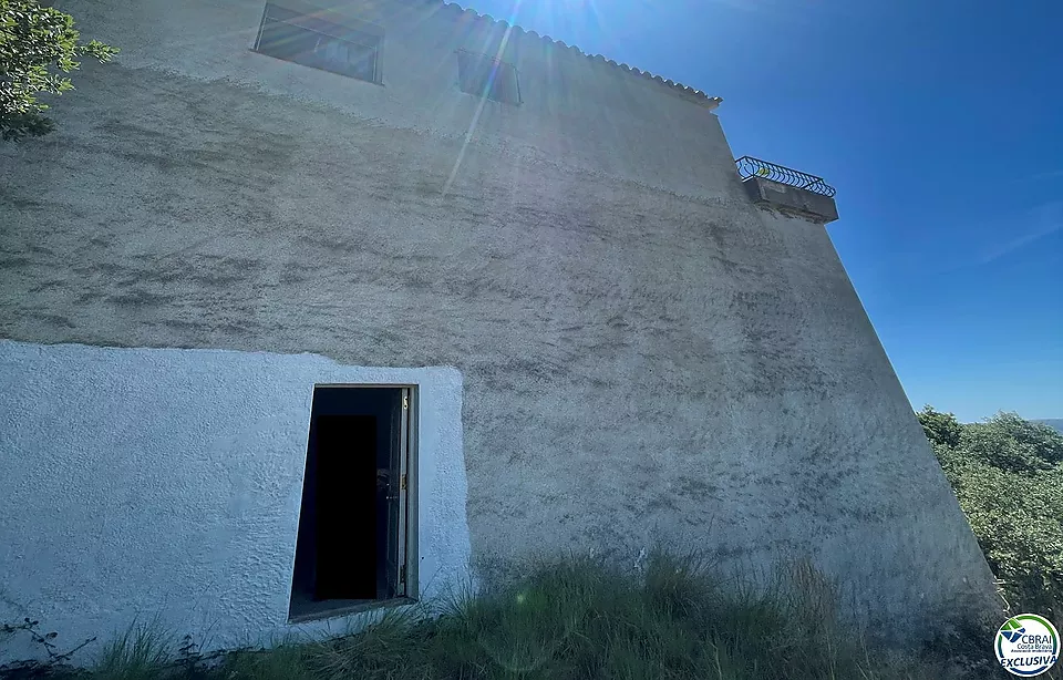 Haus zum Verkauf zum Renovieren mit unglaublichem Meerblick!