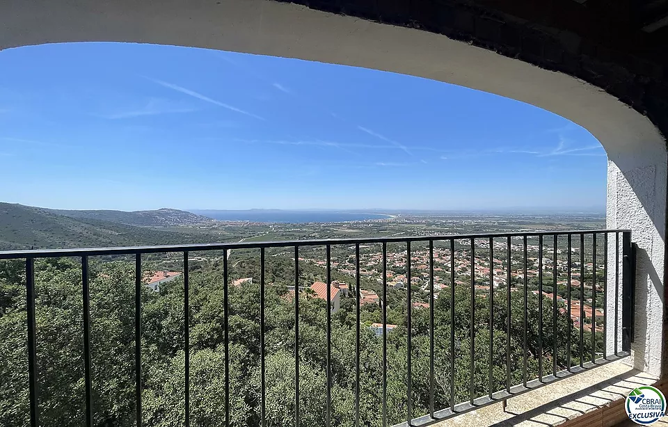 Haus zum Verkauf zum Renovieren mit unglaublichem Meerblick!