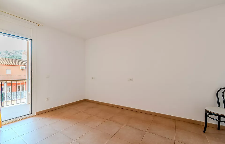 APPARTEMENT ENSOLEILLÉ PRÊT À EMMENER !