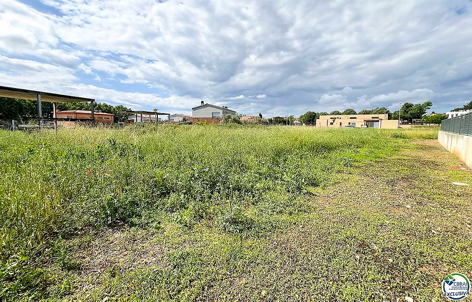 Unique Opportunity: Plot of 583m² in Camallera ????????