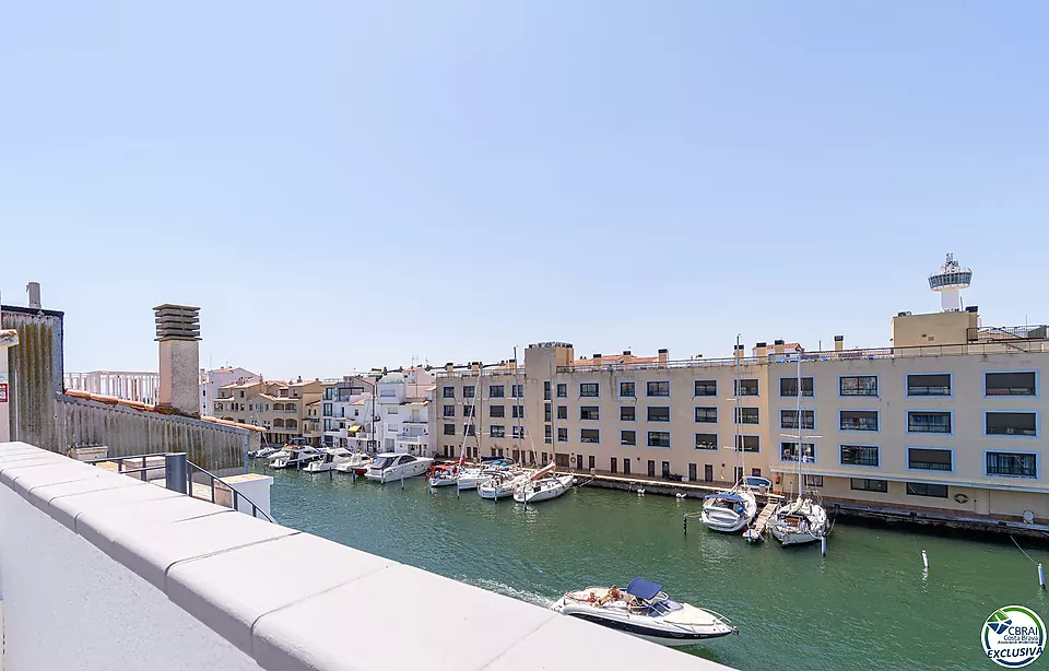 Maison rénovée avec amarrage avant les ponts, Empuriabrava