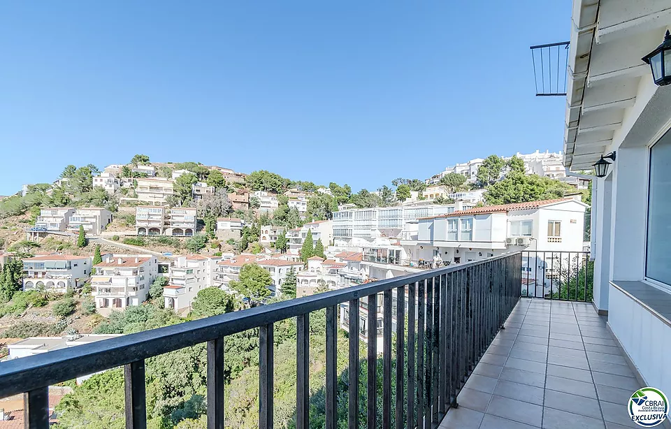 BELLE MAISON DE VILLE AVEC VUE À PUIG ROM