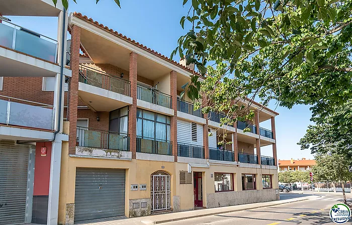 Casa amb gran terrassa i 4 habitacions a Roses