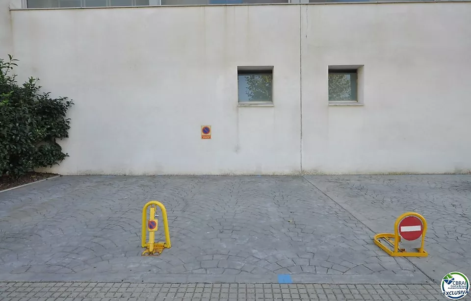 Agradable planta baixa amb plaça de pàrquing.