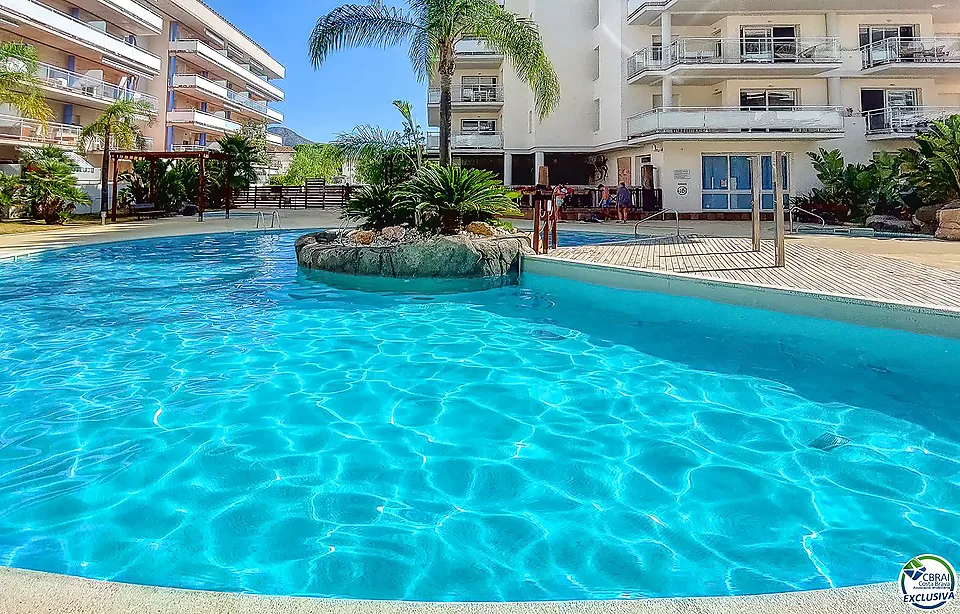 Appartement avec Terrasse et Vue sur le Canal à Santa Margarita, Roses - Piscine et Parking Inclus