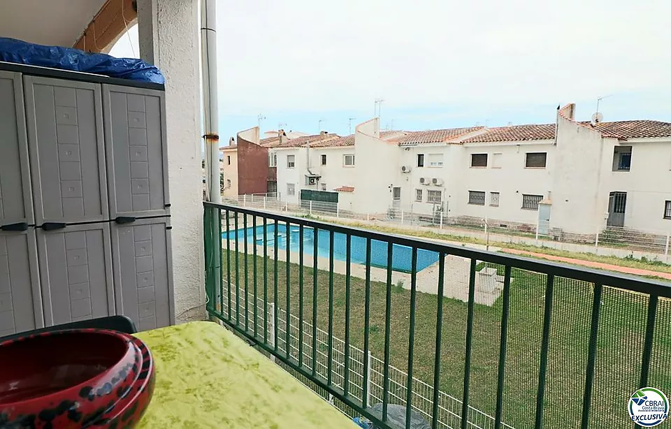 Acollidor apartament d´un dormitori, amb orientació sud i piscina