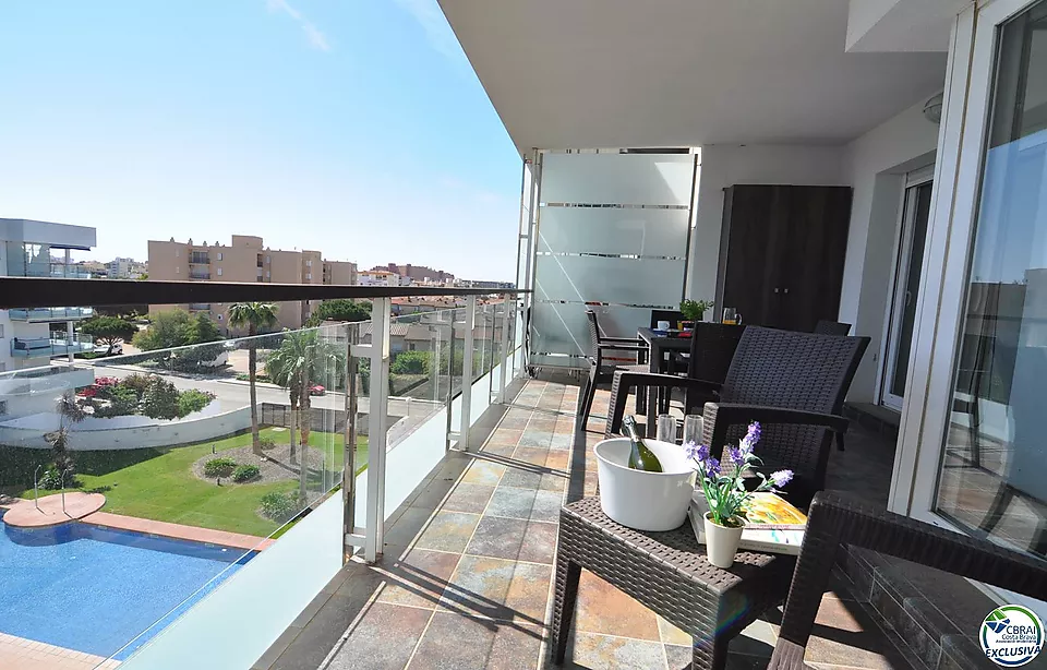 Apartment - Apartment for sale in Roses, with 45 m2, 1 bedroom, 1 bathroom, Swimming pool, parking and Storage room, Elevator, Furnished, Air conditio