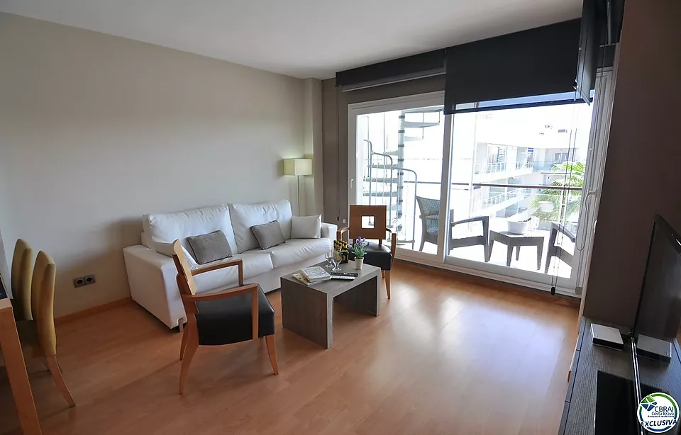 Apartment - Apartment for sale in Roses, with 45 m2, 1 bedroom, 1 bathroom, Swimming pool, parking and Storage room, Elevator, Furnished, Air conditio