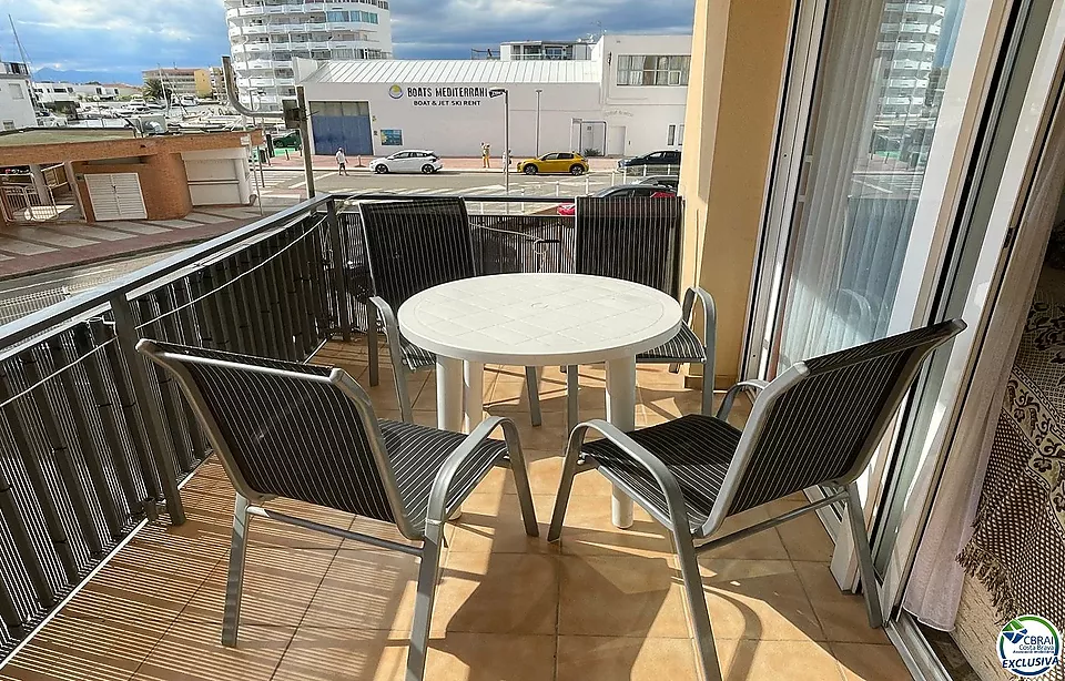 Appartement spacieux à 200 mètres de la plage, 2 chambres, grande terrasse, parking