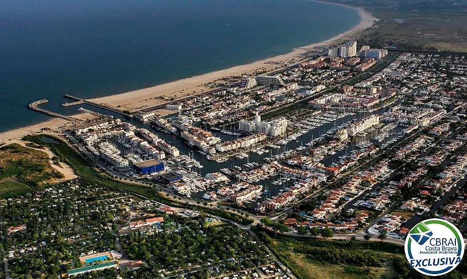 PORT MOXÓ  Appartement vue canal avec amarre, parking et débarras